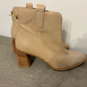 Stuart Weitzman Cream Leather Ankle Boots